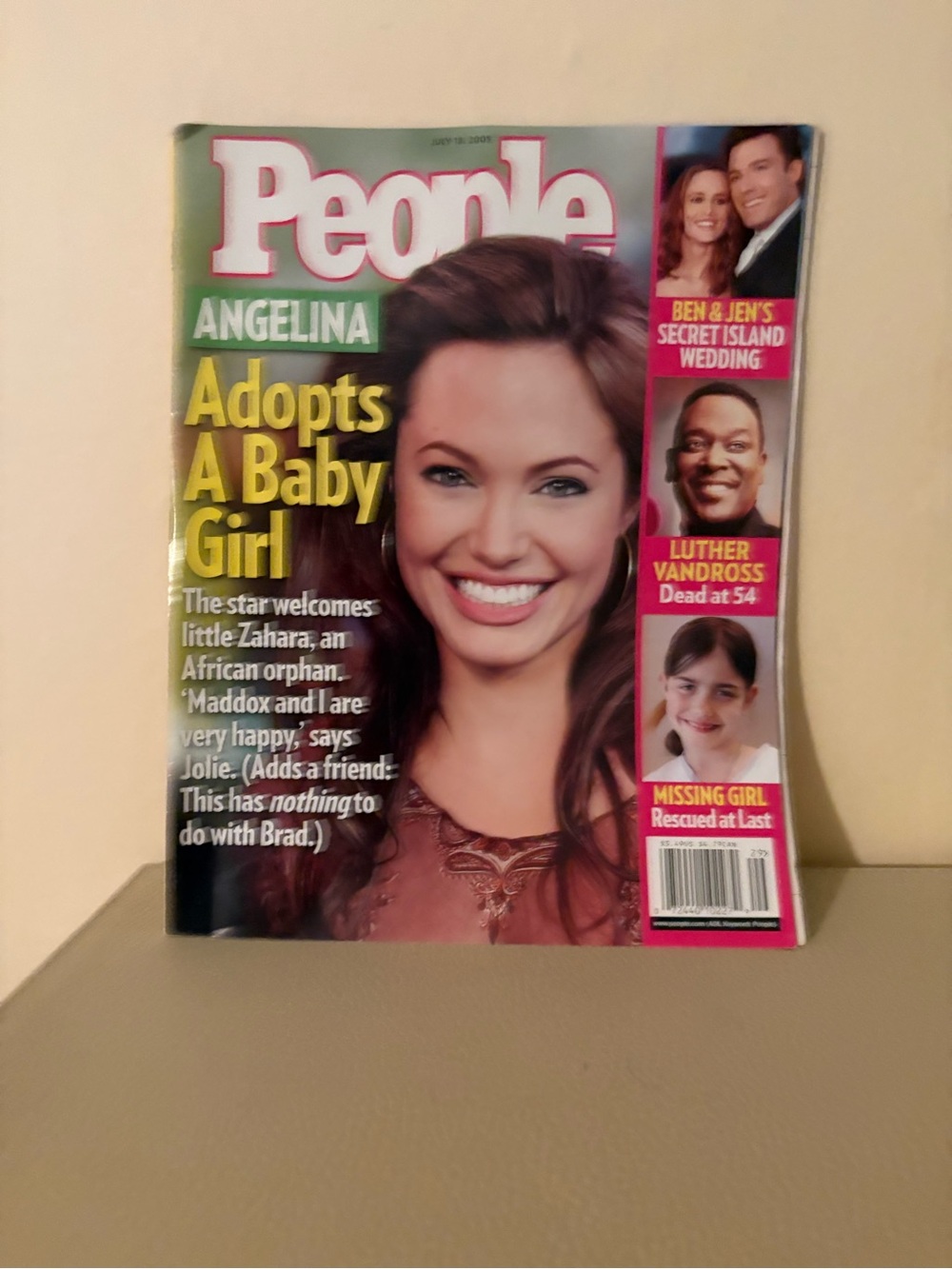People Magazine Angelina Jolie Adopts A Baby Girl-July 18 2005
